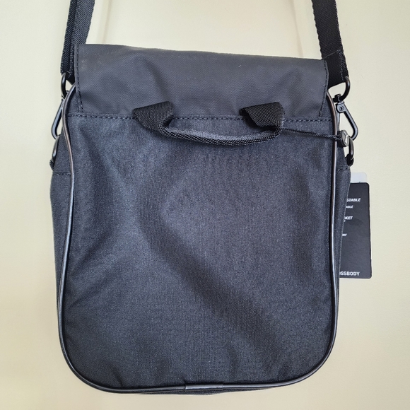 NWT Puma Journey Black Crossbody Bag Unisex Sports bag - Picture 3 of 15